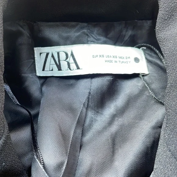 Zara Black Tailored Strong Shoulder Blazer with Gold Buttons - Picture 8 of 16